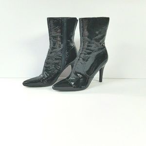 Nine West black patent leather heeled boot